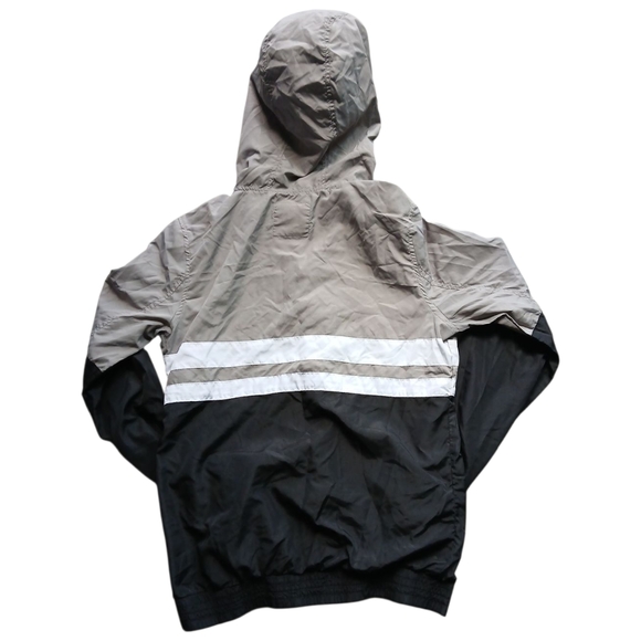 Zine Clothing Black and Gray‎ Hooded Windbreaker - Picture 3 of 7